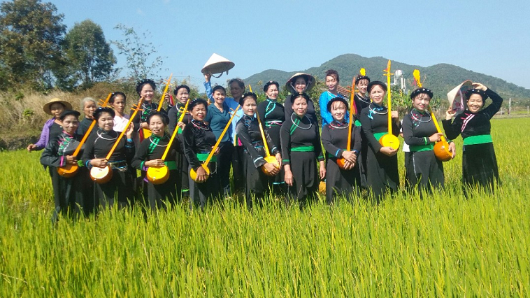 Lễ tổng kết câu lạc bộ đàn tính – hát then xã Cư Mốt